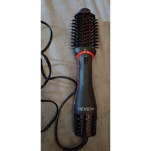 Revlon Volumizer One-Step PLUS Hot Air Hair Dryer Hot Brush Blowout